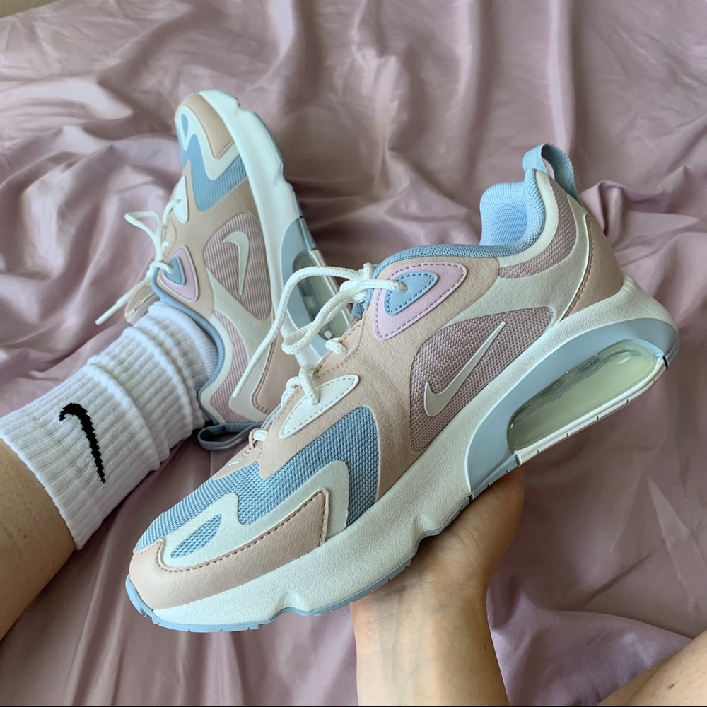 NEW NIKE AIR MAX 200 IN BEIGE & BLUE & PINK